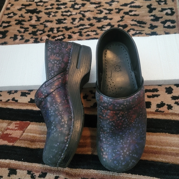 Shoes - Picture 2 of 3